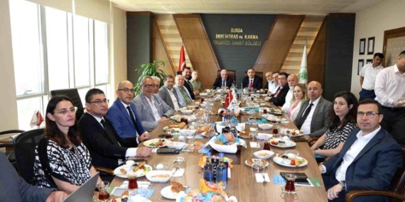 Özdemir, Sanayicilerle Bir Araya Geldi