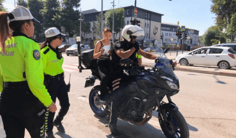 POLISIN-DESTEGIYLE-SINAVA-SON-ANDA-YETISTI-featured