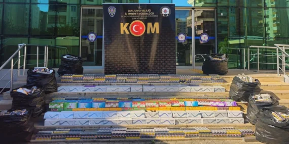 Şanlıurfa’da Kamyonet Kasasında 20 Bin Paket Kaçak Sigara Ele Geçirildi