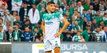 Sefa-Narine-iki-kulup-talip-Bursasporda-transfer-ruzgari-featured