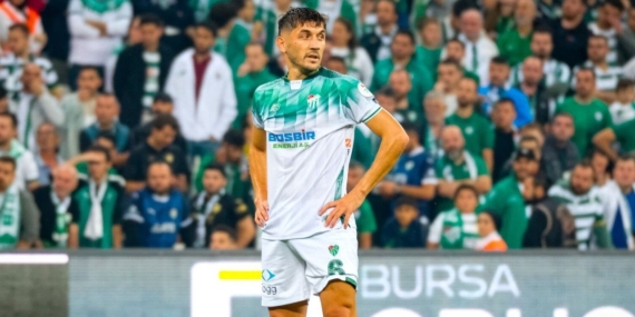 Sefa-Narine-iki-kulup-talip-Bursasporda-transfer-ruzgari-featured