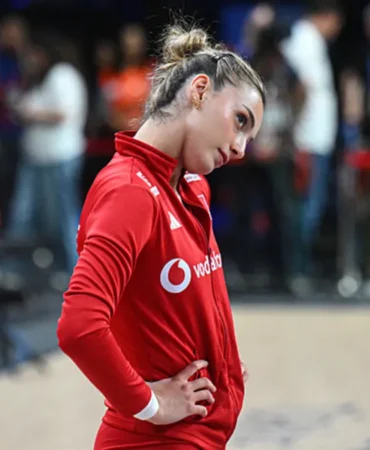 VakifBank-Eylul-Akarcesme-Yatgin8217i-renklerine-bagladi-featured