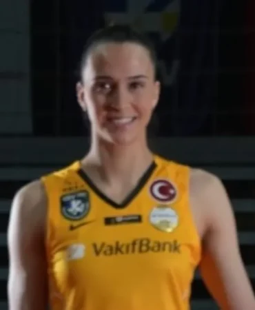 VakifBank-Kanadali-orta-oyuncu-Emily-Maglio8217yu-kadrosuna-katti-featured