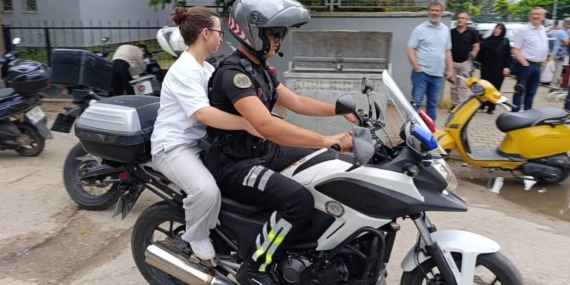 Yanlış Okula Giden Öğrenciye Polis Yetişti