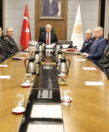 Yasar-Guler-Kara-Kuvvetleri-Komutani-Tokeli-kabul-etti-featured