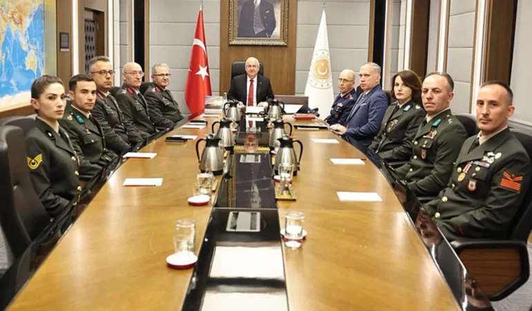 Yasar-Guler-Kara-Kuvvetleri-Komutani-Tokeli-kabul-etti-featured
