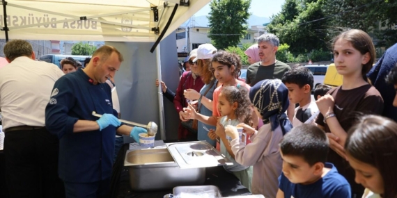Yildirim8217da-Muharrem-bereketi-vatandaslarla-paylasildi-featured