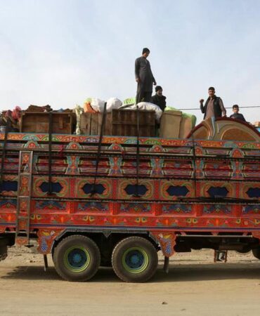 Afganistan'a 3.700 Mülteci Döndü