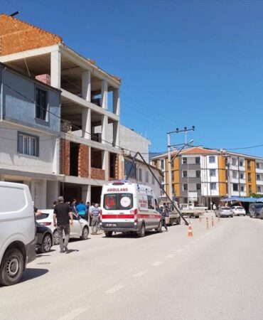 İnegöl'de Elektrik Çarpması: İşçi Hayatını Kaybetti