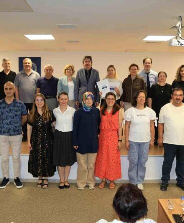BUÜ'de Akreditasyon Belgesi Töreni