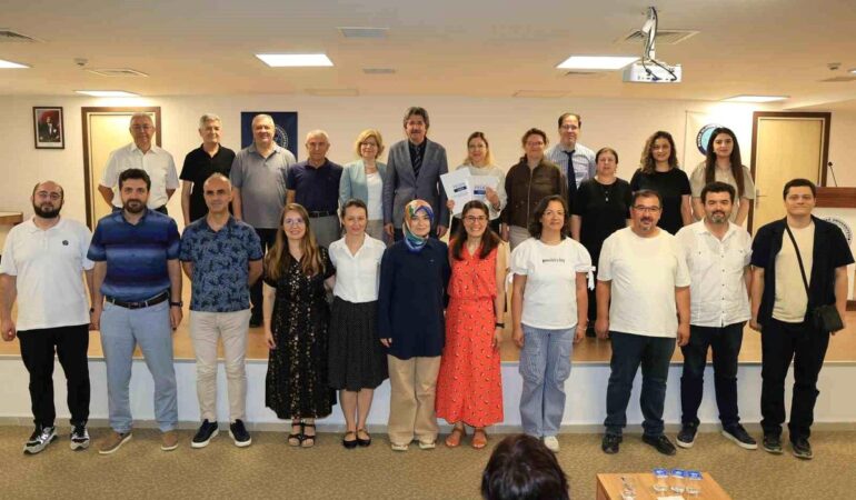 BUÜ'de Akreditasyon Belgesi Töreni