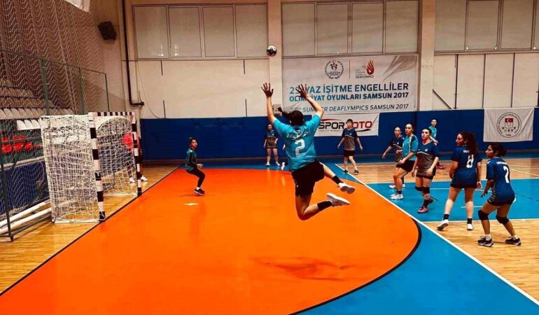 BUÜ Kadın Hentbol Takımı Türkiye Şampiyonu