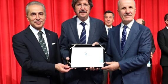 Bursa Uludağ Üniversitesi'ne 'Spor Dostu Kampüs' Sertifikası