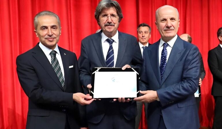 Bursa Uludağ Üniversitesi'ne 'Spor Dostu Kampüs' Sertifikası