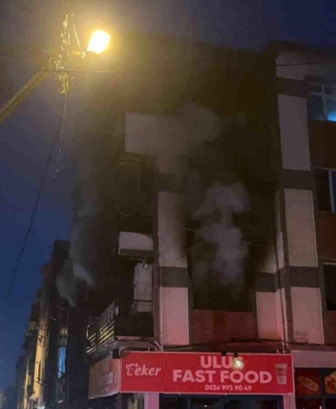 Bursa'da Elektrik Yangını: 5 Kişi Dumandan Etkilendi