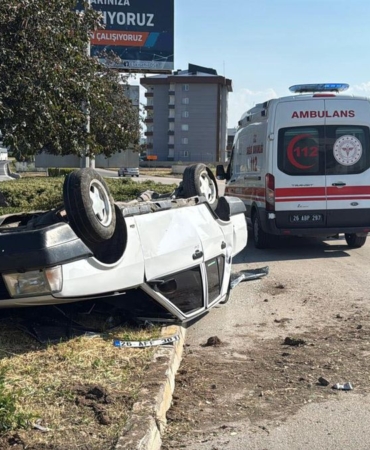 Eskişehir'de Takla Atan Araçta İki Yaralı