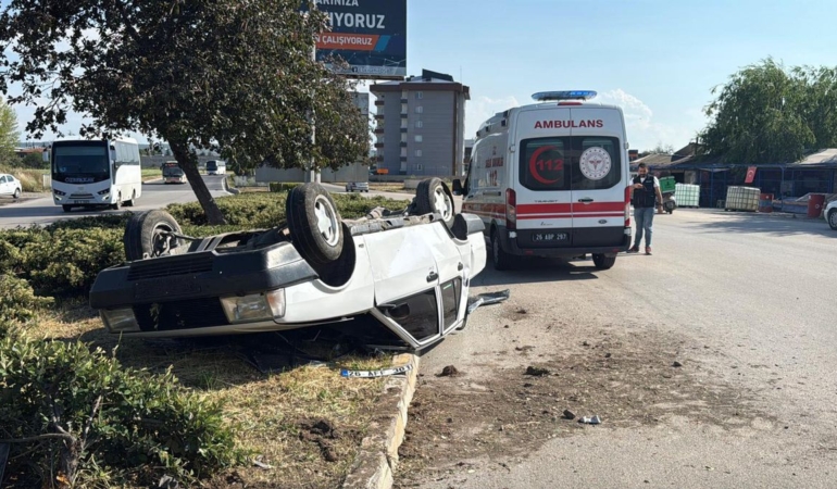 Eskişehir'de Takla Atan Araçta İki Yaralı