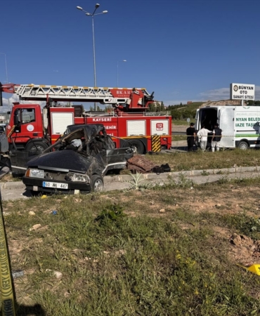 Kayseri'de iki otomobilin çarpıştığı kazada 3 kişi öldü, 5 kişi yaralandı