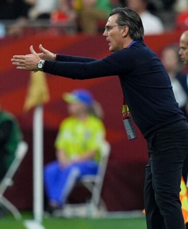 Montella'ya tepkiler sürüyor: Bu çocuğu nasıl oynatmazsın?