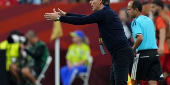 Montella'ya tepkiler sürüyor: Bu çocuğu nasıl oynatmazsın?