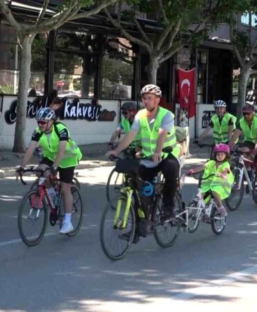 Bursa'da Yeşilay Bisiklet Turu Yoğun İlgiyle Yapıldı