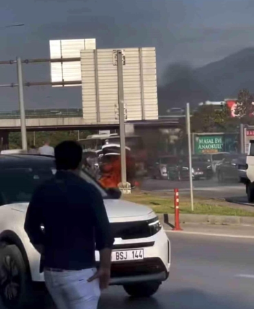 Bursa'da Seyir Halindeki Araç Yandı