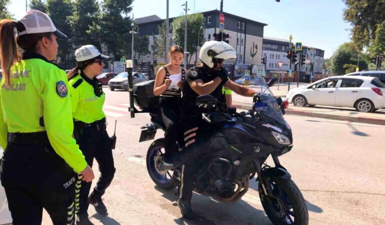 Motosikletli Polis Öğrenciyi Sınava 1 Dakika Kala Yetiştirdi