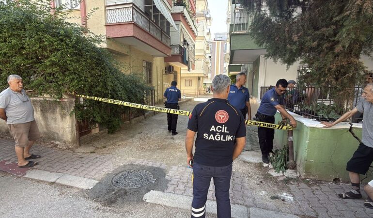 Öğretmen eşini ve kayınpederini tüfekle öldürdü