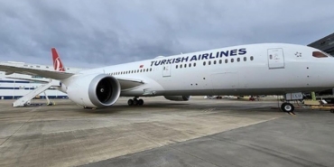 THY uçağında korku dolu anlar: Antalya'da radar direğine çarptı