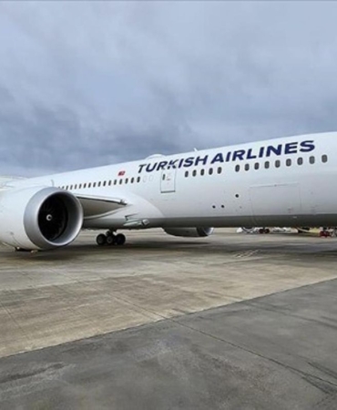 THY uçağında korku dolu anlar: Antalya'da radar direğine çarptı