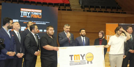 Türkiye’nin en büyük münazara organizasyonu Ankara’da final yaptı