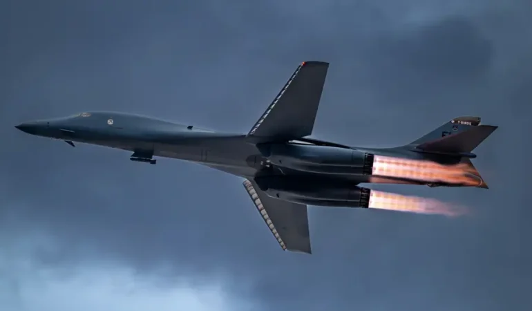 12-gun-sonra-bir-ilke-B-1-ucaklari-Iran8217da-kullaniliyor-featured