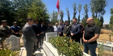 15-Temmuz-sehidi-Halil-Hamuryen-Vanda-kabrinin-basinda-anildi-featured