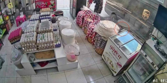 4 Yaşındaki Çocuk Kamyonetin Altında Kaldı, Emekleyerek Kurtuldu