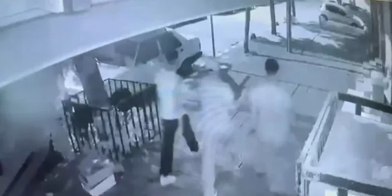 8 aylık hamile eşine tatlı alırken gasp girişimi dehşet saçtı