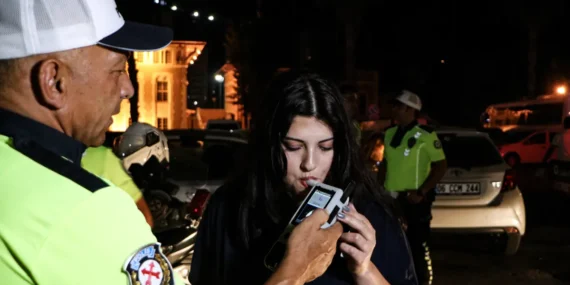 Adana’da Trafik Denetiminde 42 Sürücüye İdari Ceza