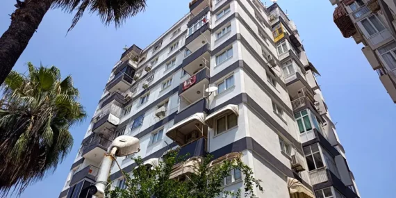 Adana’da vahşet: çekiç ve bıçakla kadını ağır yaralayan olay