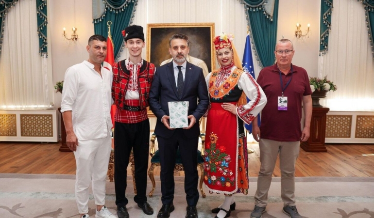 Altin-Karagoz-Ekiplerinden-Baskan-Vekili-Bibaya-Ziyaret-featured