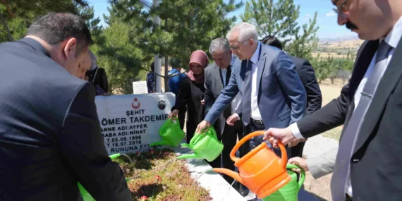 Ankara’da 15 Temmuz Şehidi Ömer Takdemir Kabri Başında Anıldı