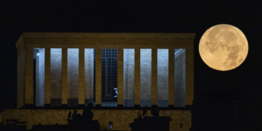 Ankara8217da-dolunay-Anitkabir-ile-Kocatepe-Camisiyle-parladi-featured