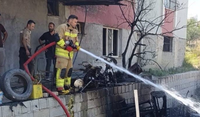 Antakya8217da-cikan-yanginda-motosiklet-kullanilamaz-hale-geldi-featured