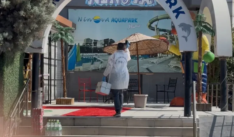 Aquaparkta-10-metre-yukseklikten-dusen-Aytug-yogun-bakimda-featured
