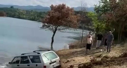 Babasultan Barajı’nda uçan otomobil sudan çıkarıldı
