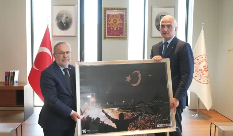 Bakan-Ersoy-15-Temmuz-Dernegi-Heyetini-Agirladi-featured