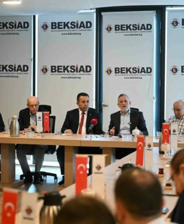 Baskan-Ibrahim-Burkay-BEKSIAD-Uyeleriyle-Bulustu-featured