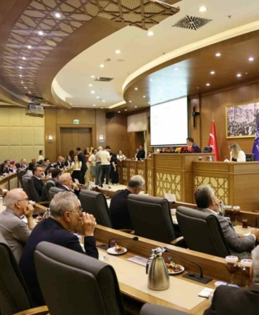 Baskan-Ozdemir-Kati-Atik-Tesisi-Karari-Yeniden-Gozden-Alinmali-featured