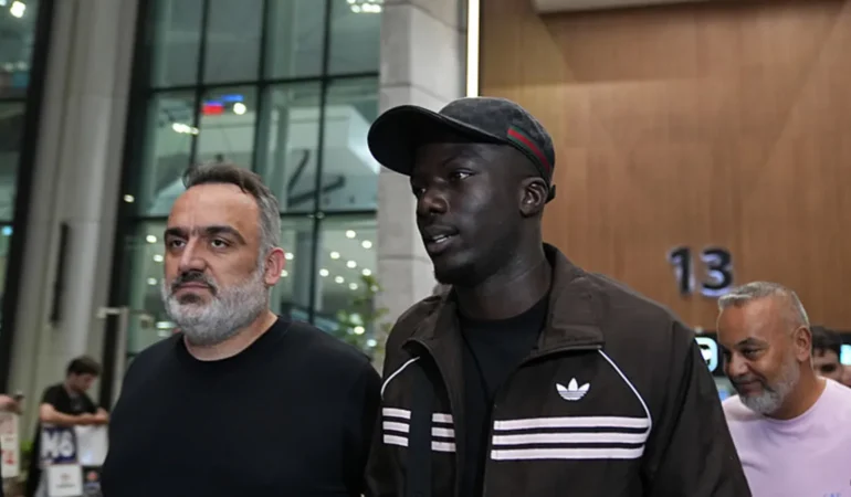 Besiktas8217in-yeni-transferi-Kassoum-Ouattara-Istanbul8217da-featured