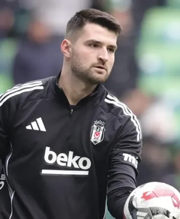 Besiktas8217ta-Ayrilik-Resmi-Ersin-Destanoglu-Ayriliyor-featured