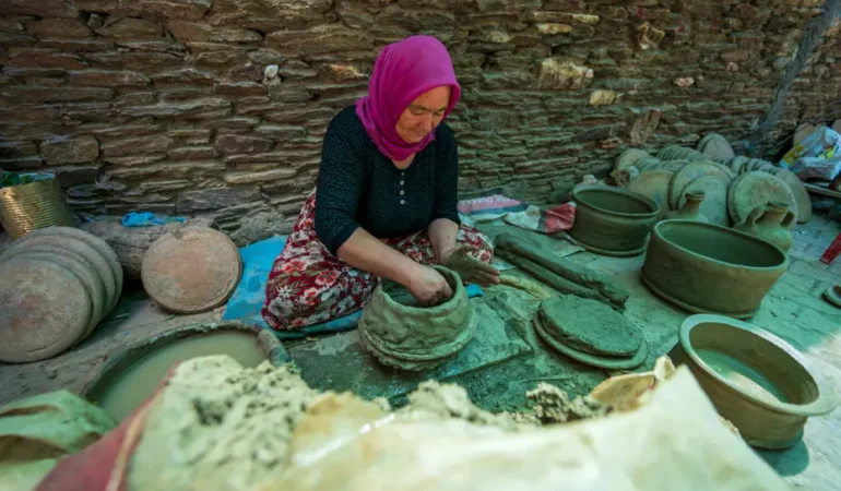 Binlerce-yillik-comlek-gelenegi-kadin-emegiyle-ayakta-cirak-yok.-featured