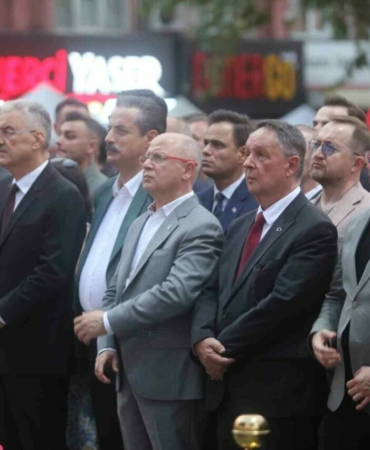 Bursa8217da-15-Temmuzun-10.-Yilinda-Tek-Yurek-Dayanismasi-featured